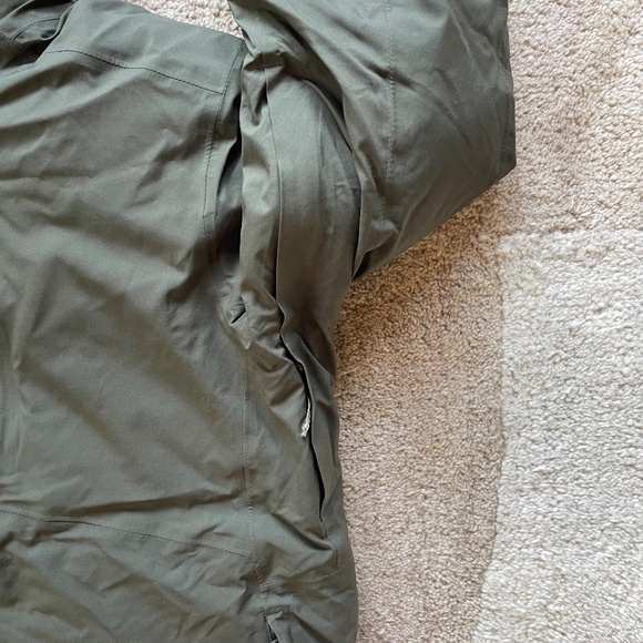 Lululemon Pinnacle Warmth Jacket – Dark Olive, M | Excellent Used Condition - Picture 6 of 16